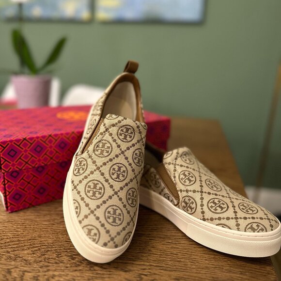 NWT！NEW！Tory Burch T Monogram Slip On Sneaker Leather /Jacquard Hazel Brown US 6 - Picture 1 of 9